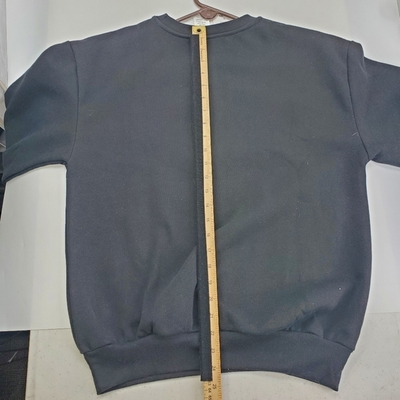 Yellowstone Dutton Ranch Sweatshirt Women's Small NWT - Picture 6 of 11